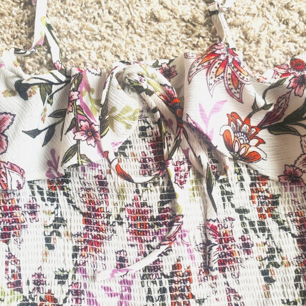 3/$20 Floral Mind Code Top Size Small - Picture 4 of 6